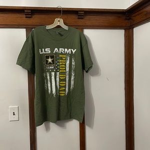 Gildan Heavy Cotton size large